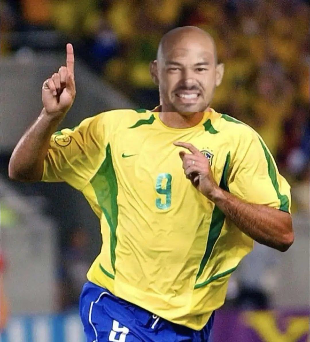 瞪指导和瞪指导眼中的对手 成都蓉城VS青岛西海岸 成都蓉城5比1青岛西海岸 热点