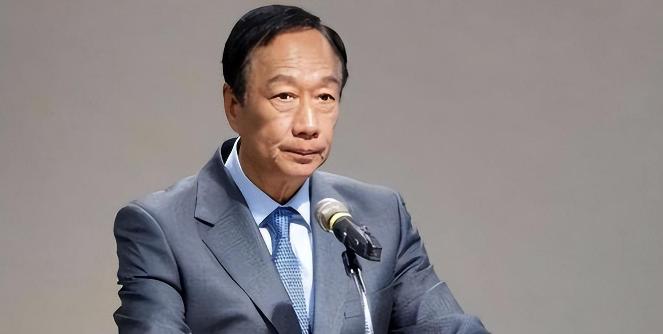 从白手起家的台湾首富到放狠话“只要敢打我就敢送”的政坛热血大佬，富士康掌门人郭台