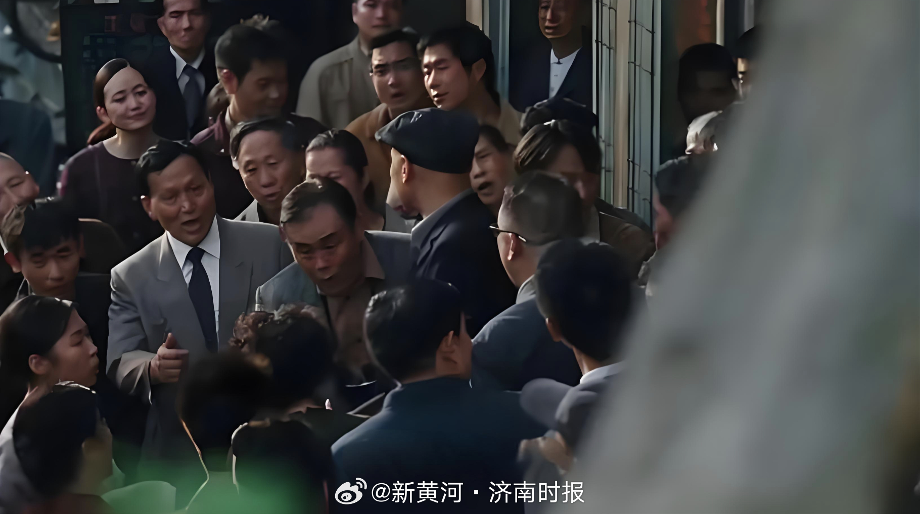【#业内人士提醒投资者不要使用杠杆# 】#A股涨停#  10月8日，开盘后仅20