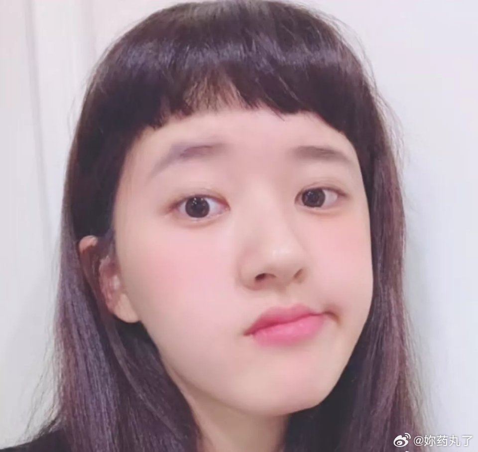 这齐刘海小露谁发明的 
