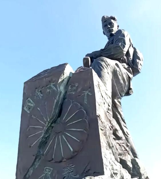俄罗斯的二战纪念碑，展示出战斗民族的对日宣言和警告，更表明严正的立场，让人钦佩和