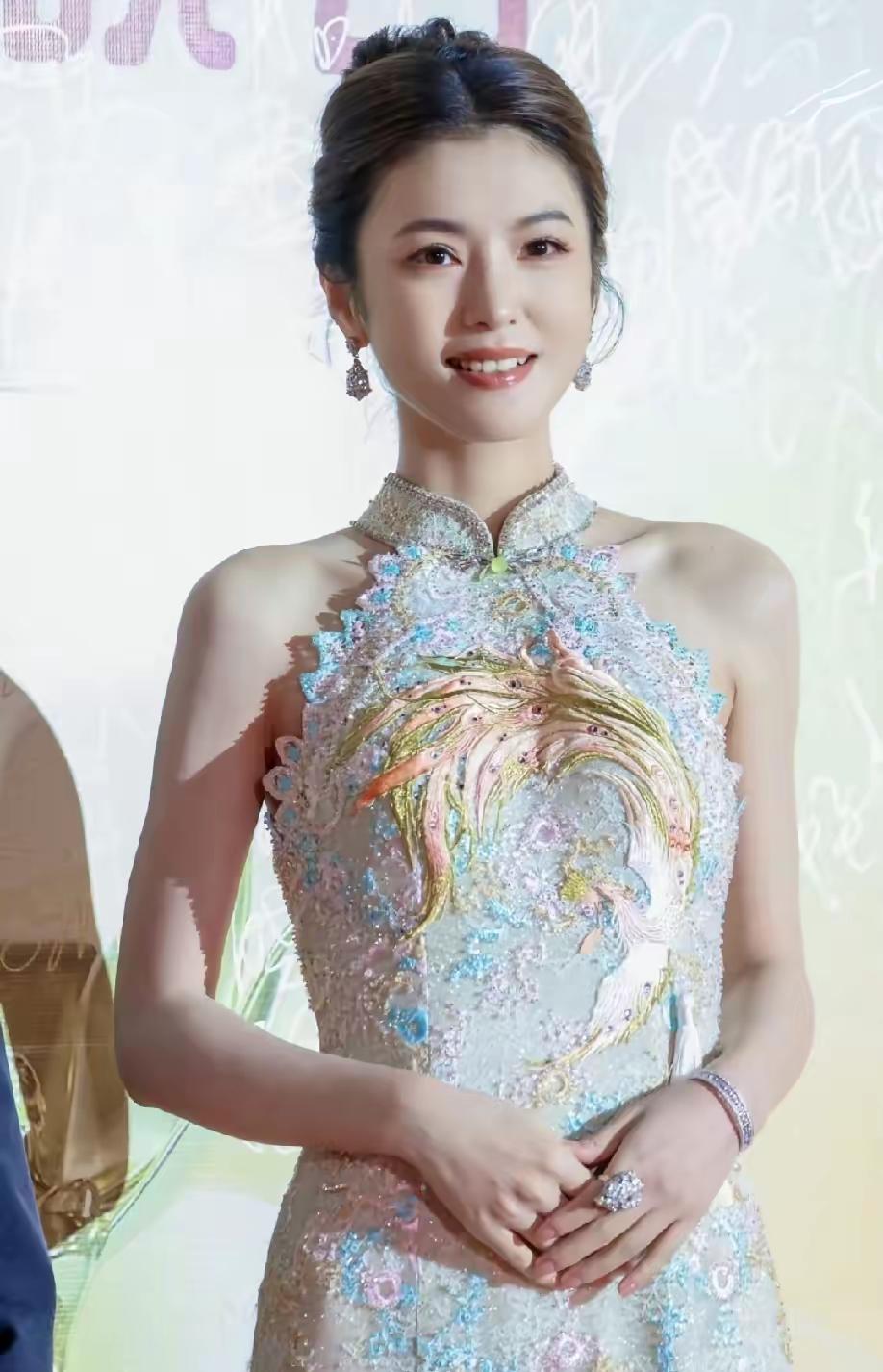 如何保持中年女性的优雅和魅力?