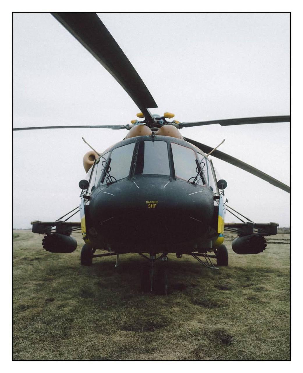 乌克兰第11独立陆军航空旅“赫尔松”的几架米-8MTV-5和米-24V直升机。关