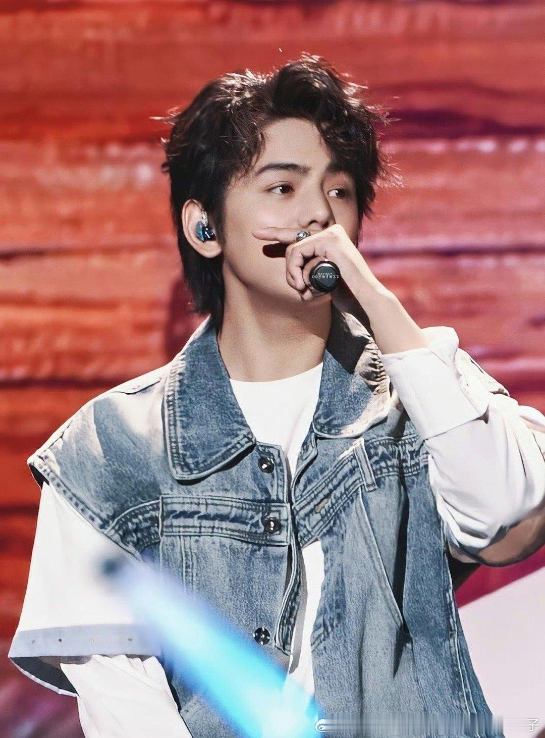 丁真 我已参与春晚大赏「午」福临门 马力全开，快来和我一起养马，还有机会获得纯金