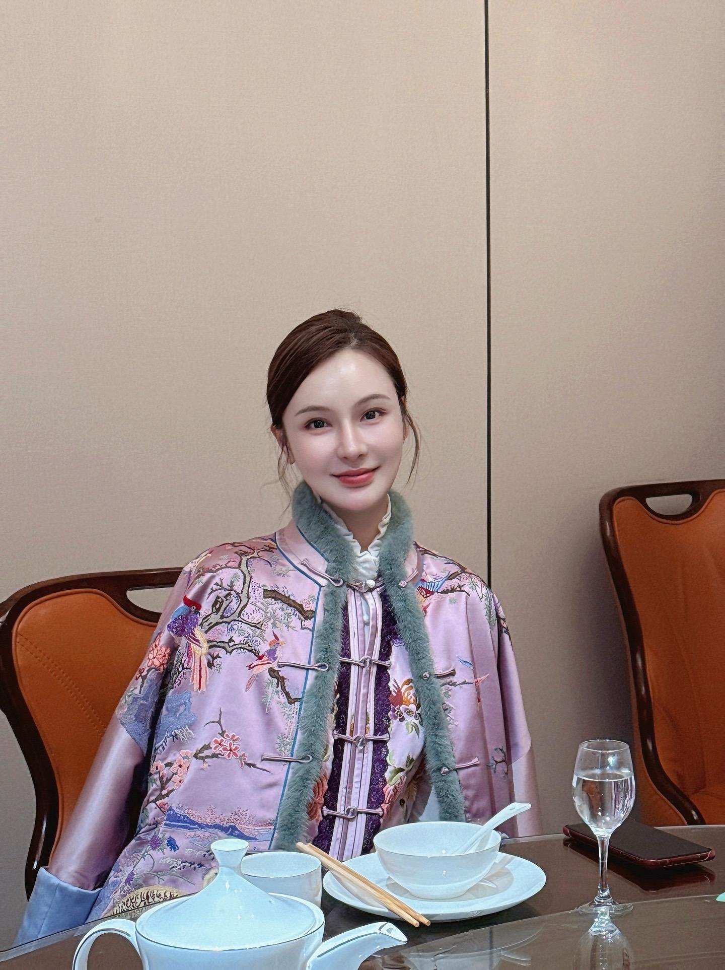 “开心的事情在年终总结，不开心的事情在年终了结。”