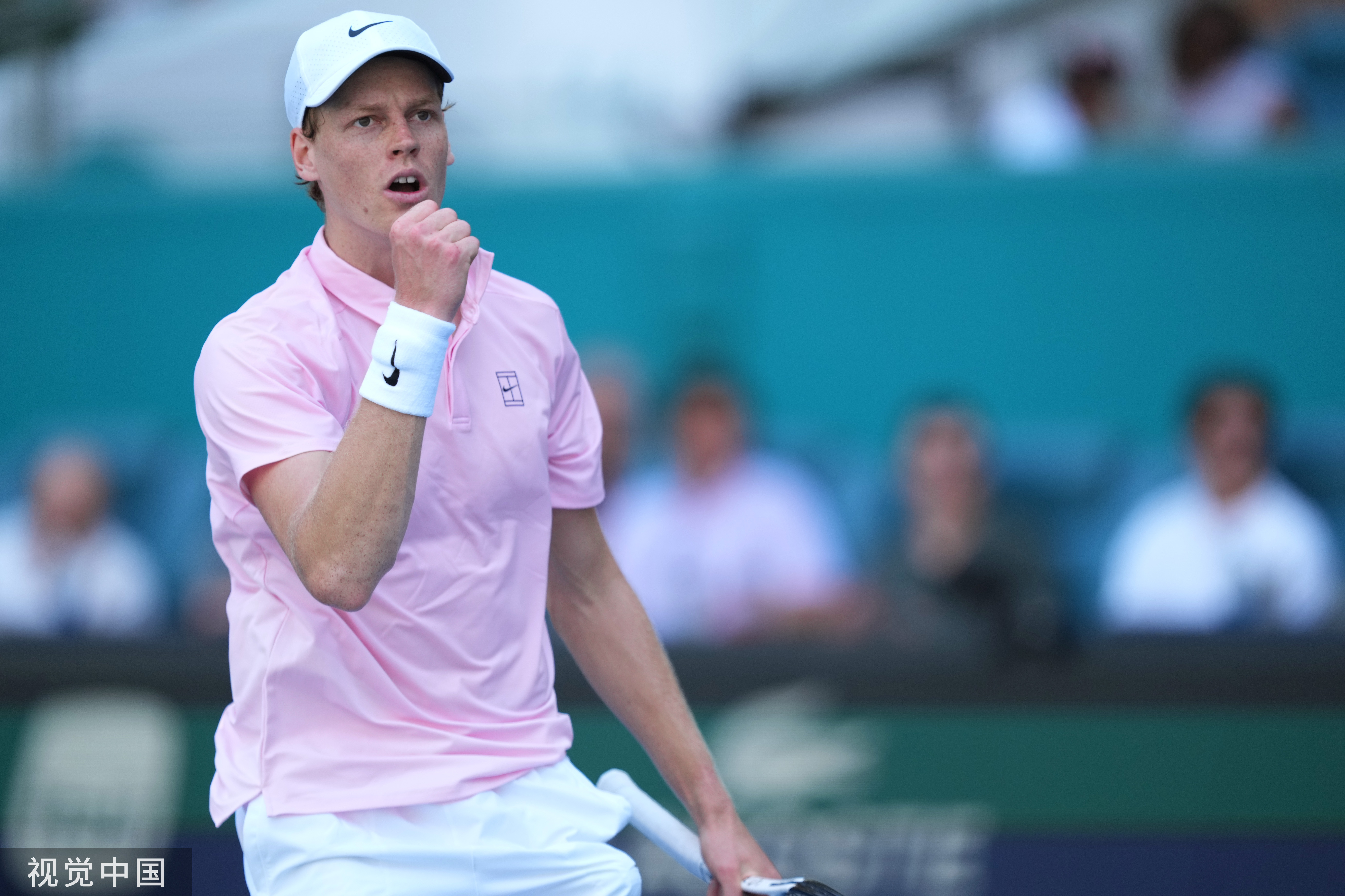 焦点对决来了！迈阿密大师赛，辛纳6-2/6-2蒂亚福，兹维列夫6-1/6-2塞伦