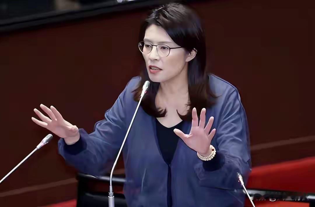 郑丽文振臂呼和平，赖清德窜访谋私利，两岸正道与歧途泾渭分明！
 
台海风云激荡，