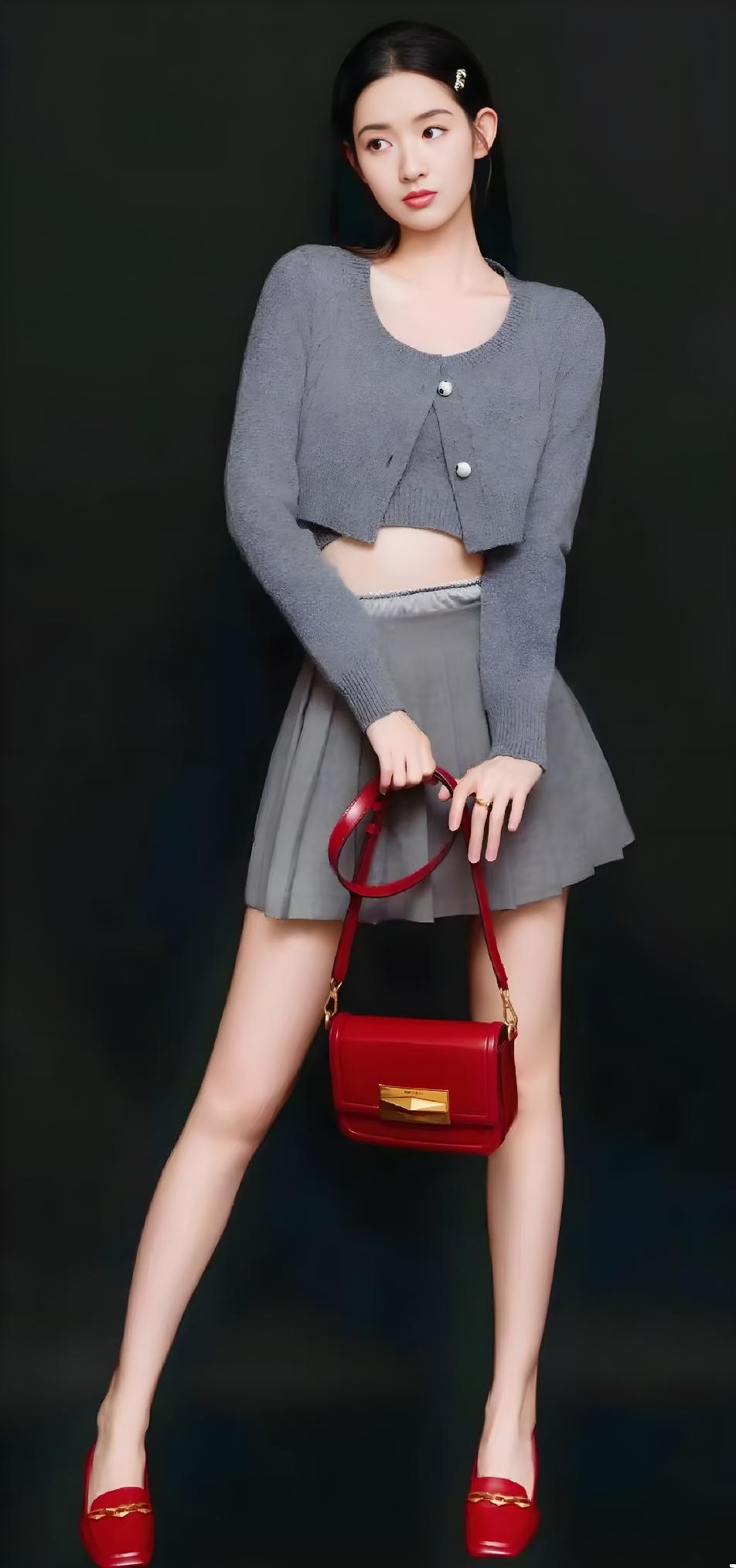 说王姐是娱乐圈搞笑女，也是玉女掌门人，大家服不服气？你认为女明星中谁的腿最美细腿