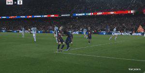 西班牙《世界体育报》披露，根据赛后的初步检查，亚马尔左腿腘绳肌撕裂，可能伤停5周