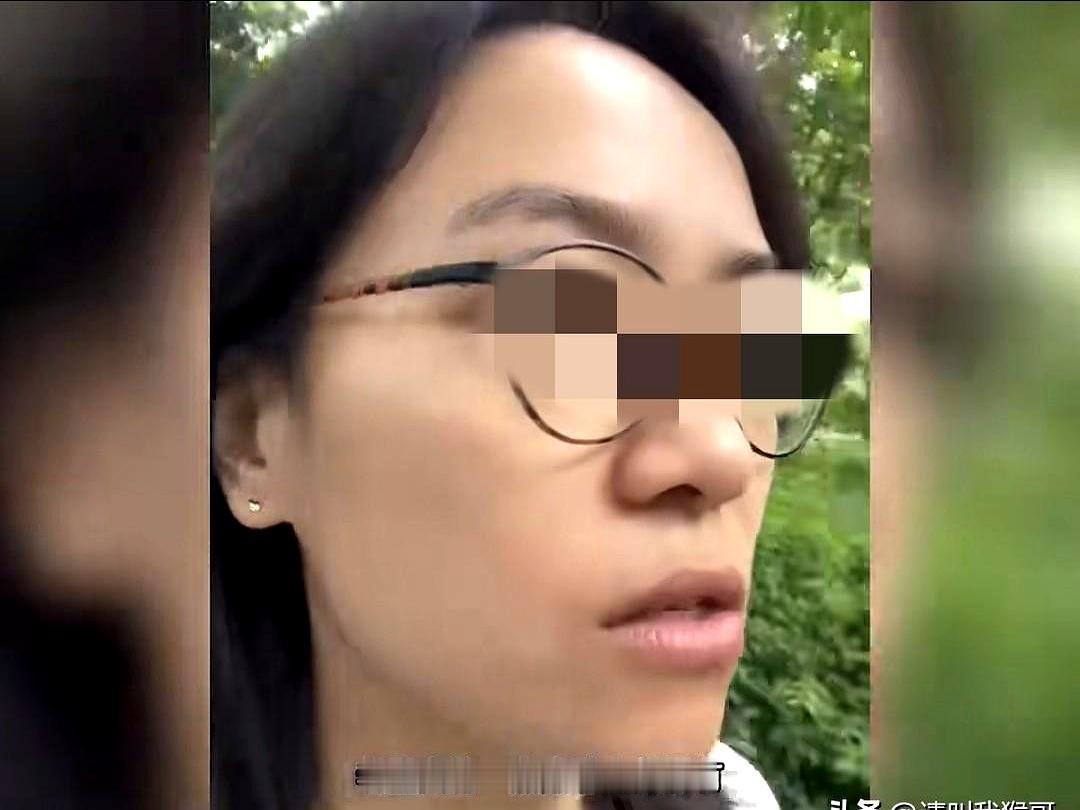 咱就说，在大街上多看美女两眼，到底算不算性骚扰啊？
最近有个姐妹发的吐槽贴，简直