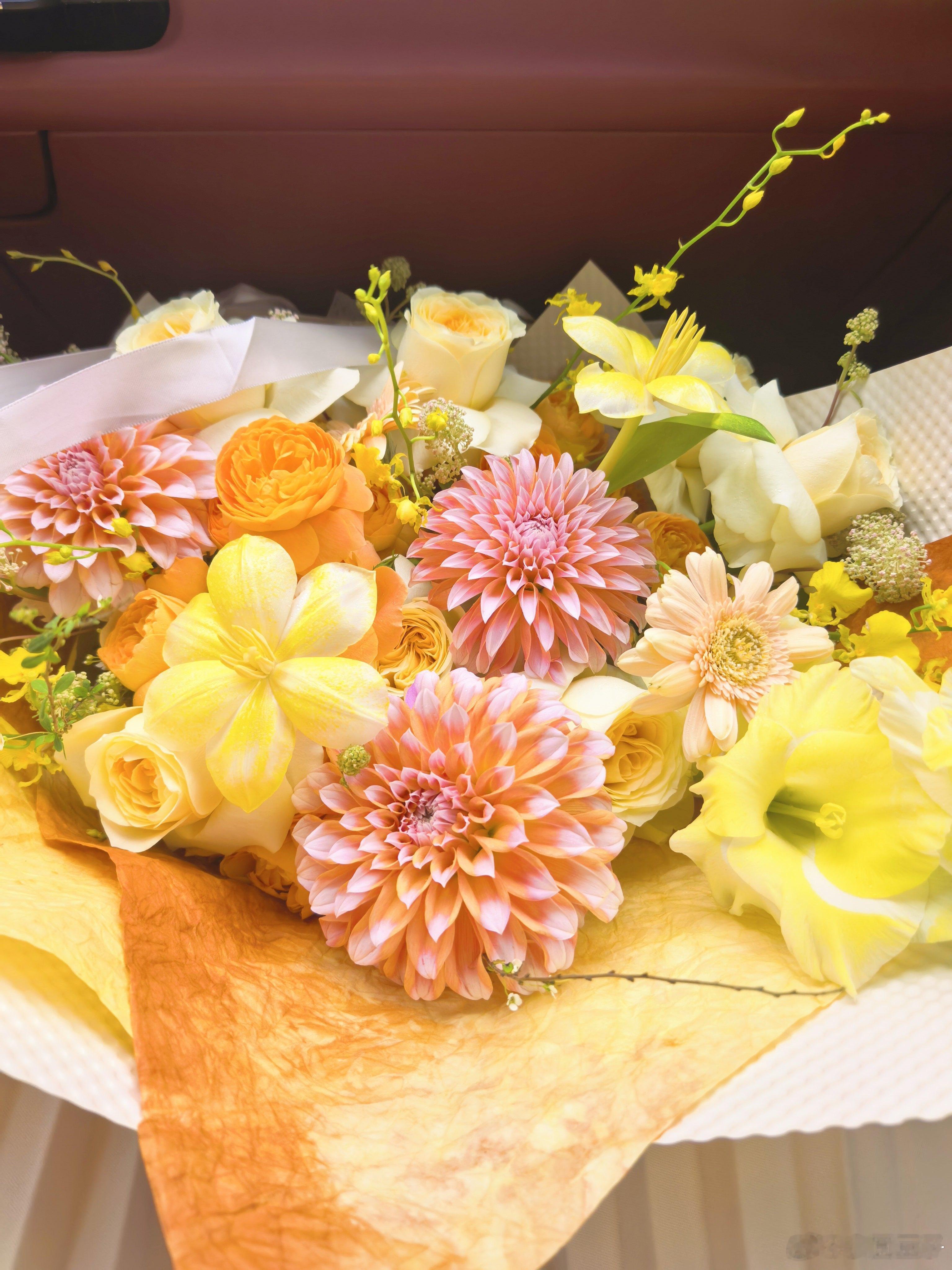 好看💐 ​​​