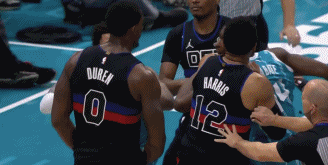 活塞黄蜂杀疯了，杜伦迪亚巴特互殴，斯图尔特从替补席杀出打小桥，顶级超雄.....