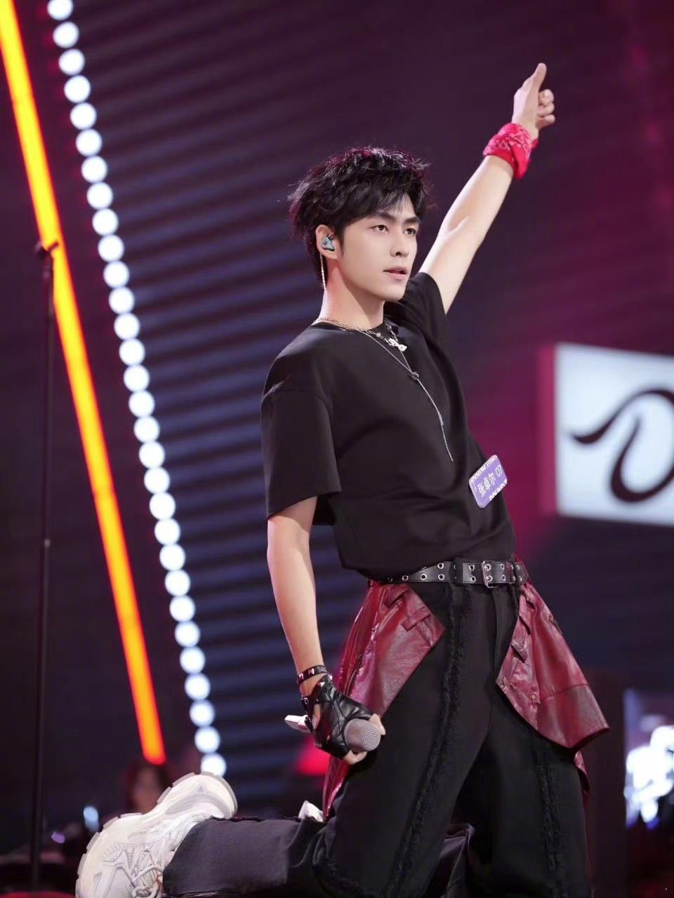 华晨宇认证张卓尔像慕容云海 从《声鸣远扬》舞台到短剧选角，连都直言他有慕容云海那