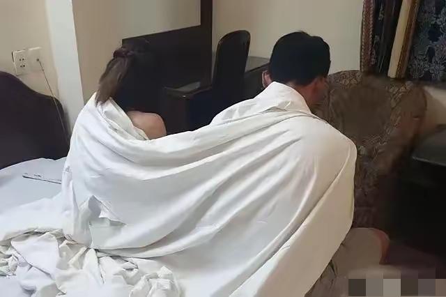 “太狗血！”陕西，一女子去旅游，期间认识一男子，两人聊的兴起，便去酒店开房发生了