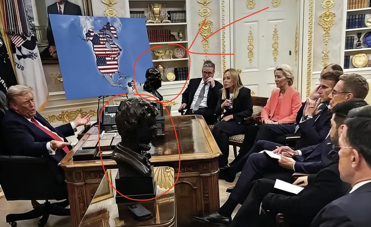 特朗普的办公桌上有两个半身雕像，它们都分别是谁？
 
一个是英国前首相丘吉尔。丘