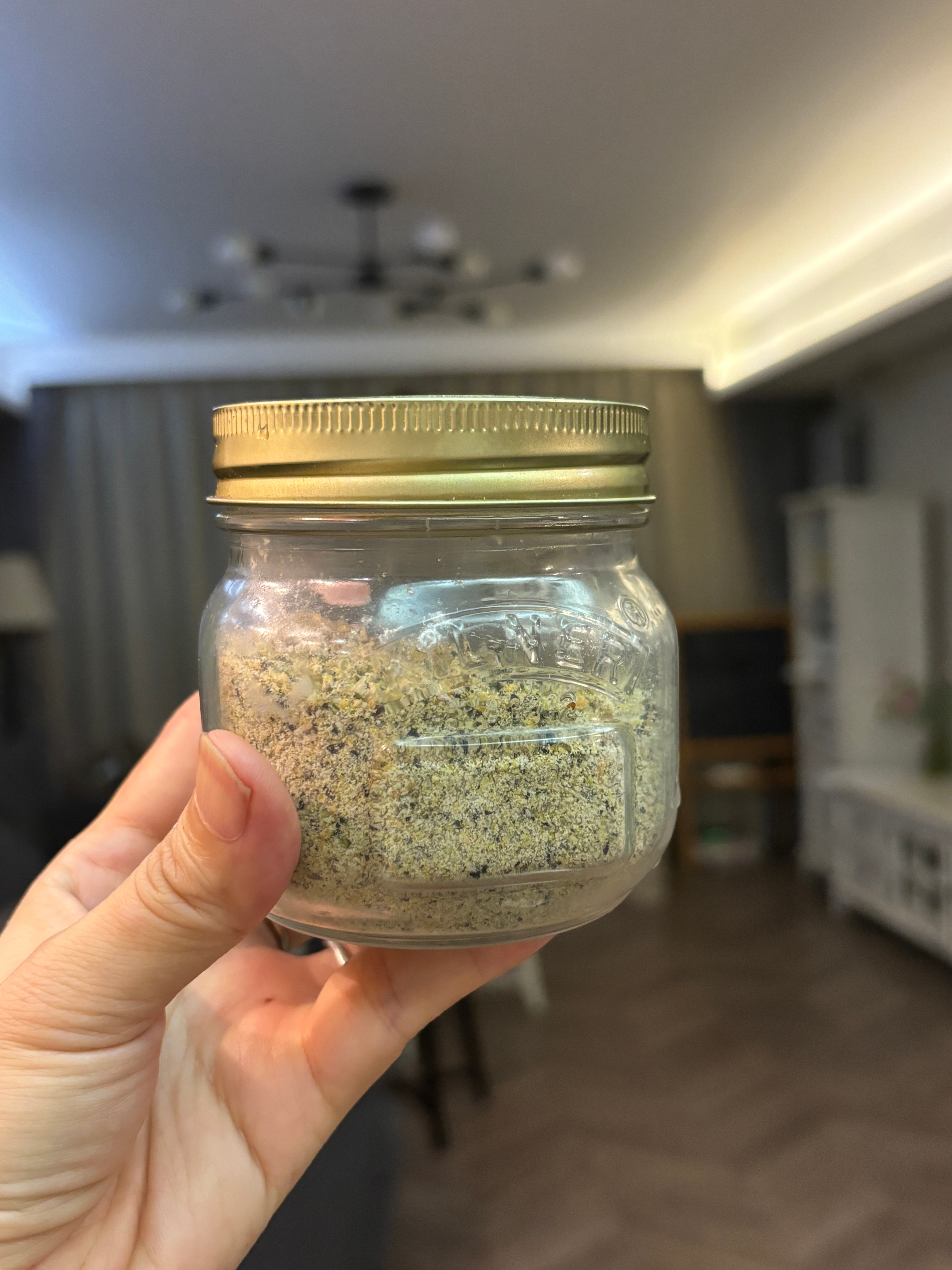 在DIY的路上，越走越远了！这我自己打的养雌粉：熟黑豆+亚麻籽+南瓜籽+黑芝麻+