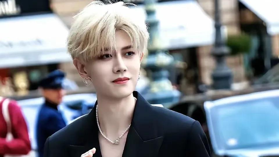任嘉伦金毛也帅！任嘉伦 任嘉伦照片