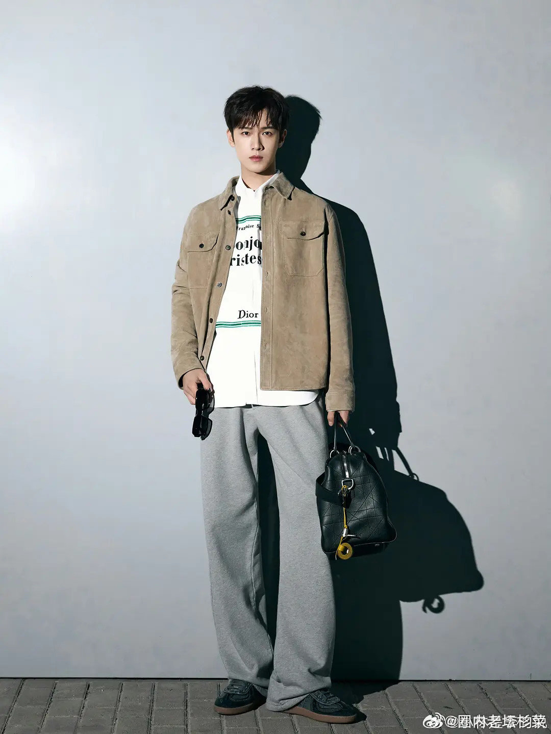 李昀锐Dior大秀的机场出发图来了，状态如何？ 