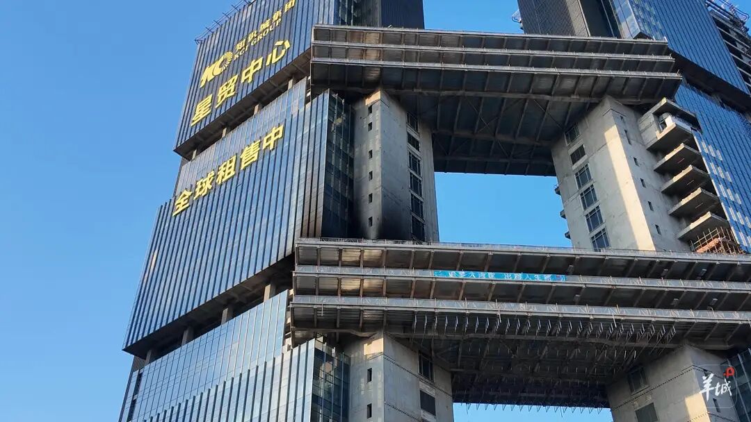 广州一高层建筑工地发生火灾 消防通报情况