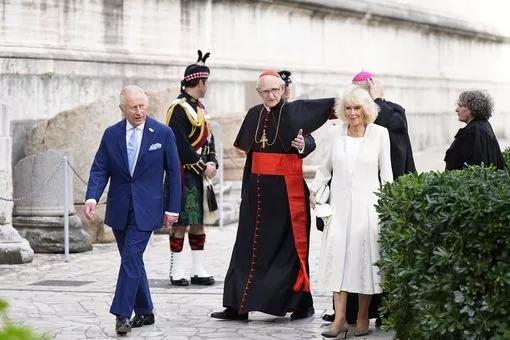 “圣保罗大教堂外”被公认为庆祝和解、大公主义和基督教信仰间关系的教皇大教堂。 英