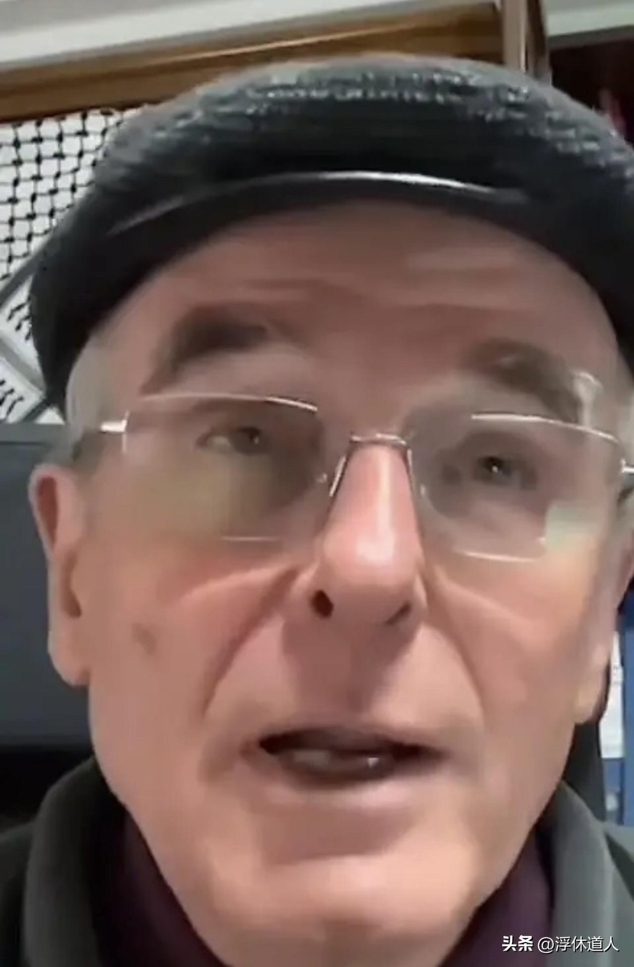 建议：最开始就看看《矛盾论》、《实践论》。

这里边，《矛盾论〈讲的是矛盾，辩证