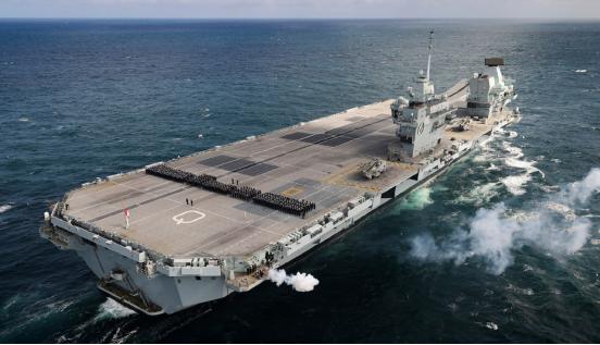 一点情面不讲，美国总统当众骂铁杆盟友的装备是玩具用不着派，把国际关系里的尴尬场面