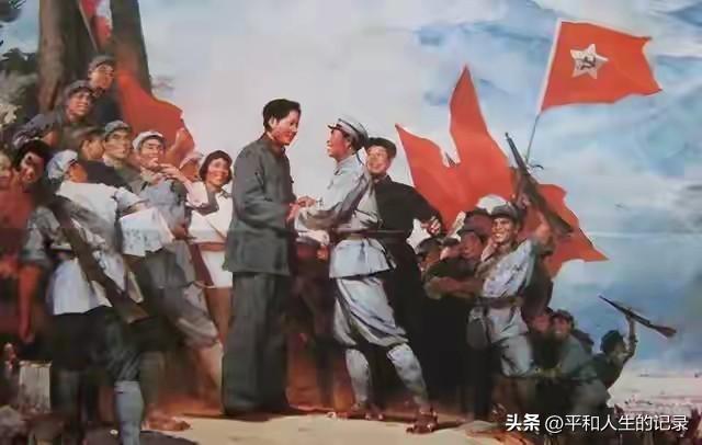 1928年4月，井冈山砻市，朱德和毛泽东的手握在了一起。