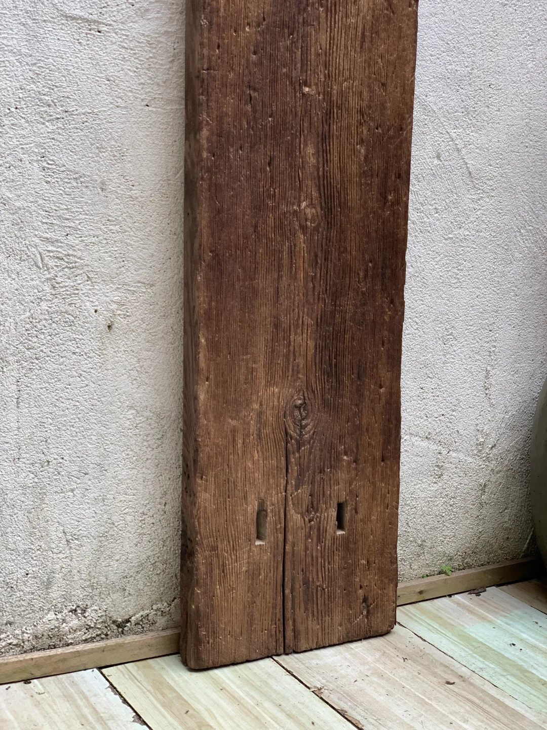 独木板，风化沟壑纹、民宿、茶室侘寂桌面。