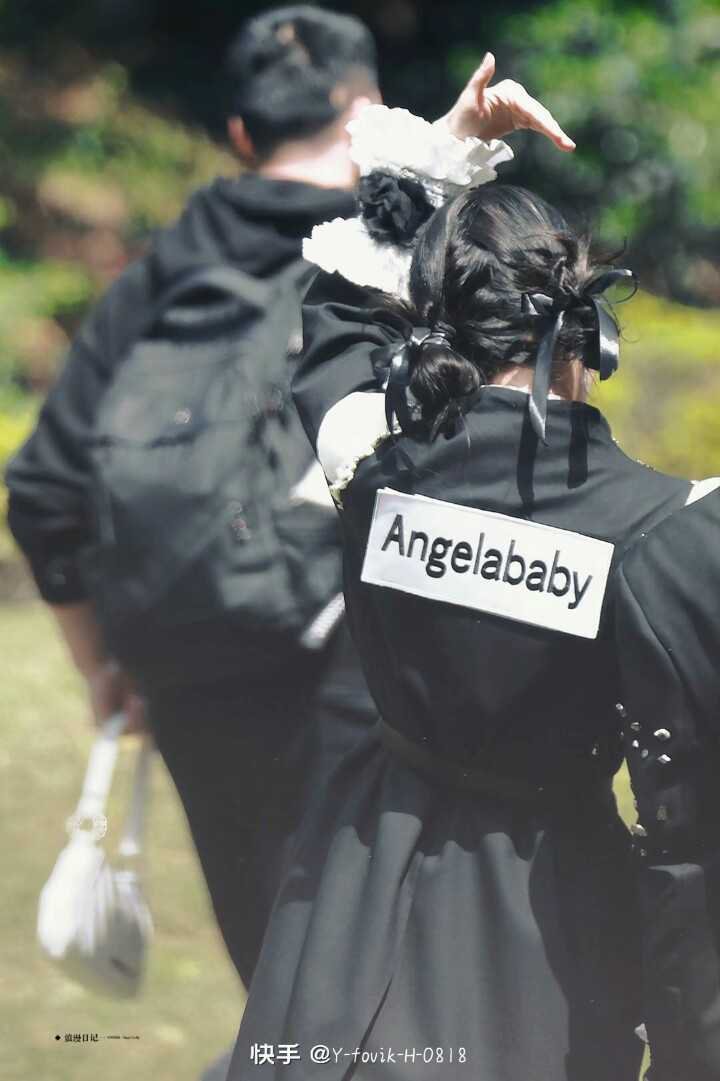 angelababy angelababy “我沿着星河捡着你遗落在月亮旁的浪漫