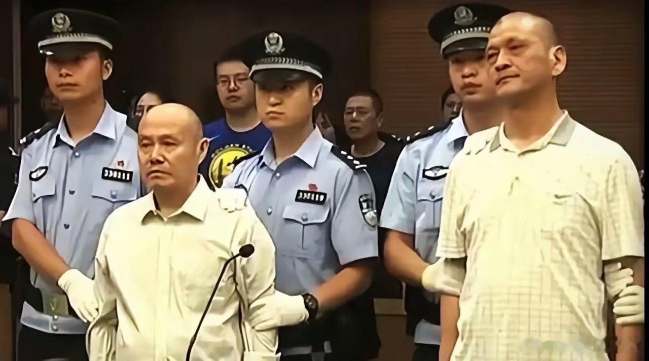 《悬案》的选角真是绝了两主犯不仅仅是一高一矮连外型特征都是极度的匹配王传君和刘洋