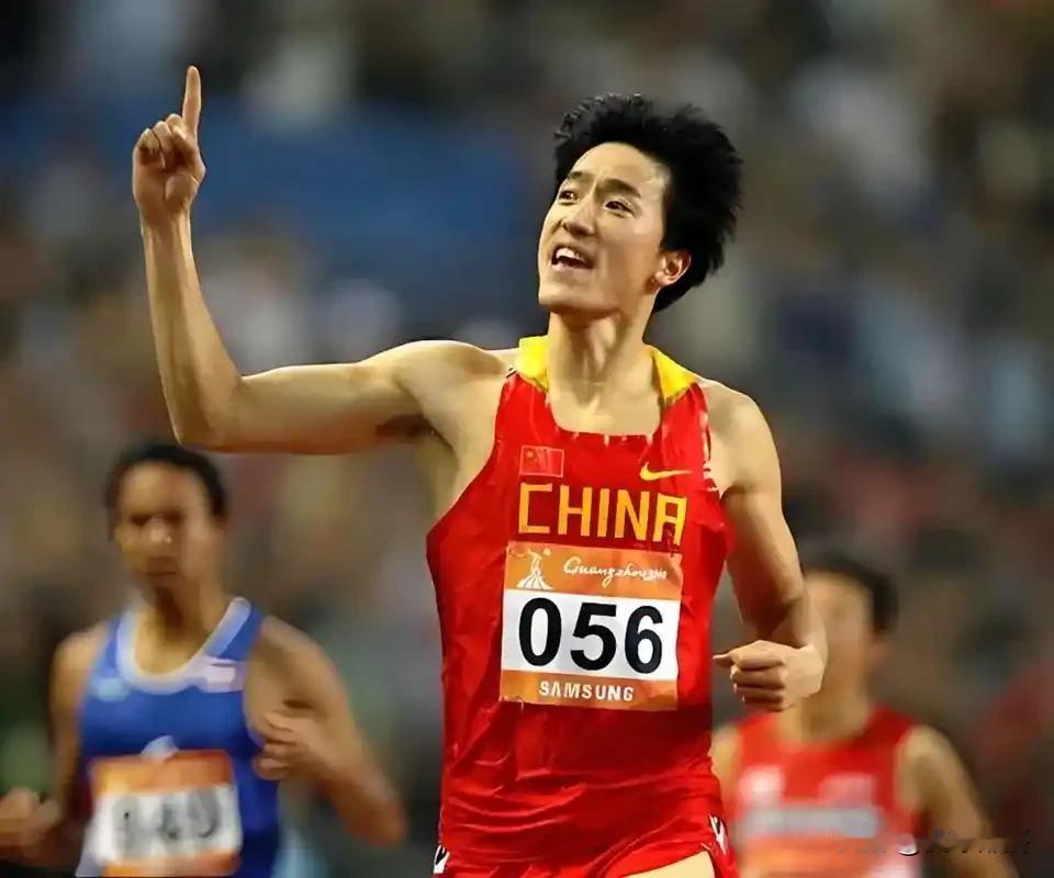 刘翔，曾多次打破世界纪录，如今号召力不输现役选手。

刘翔,这个在中国体坛乃至世