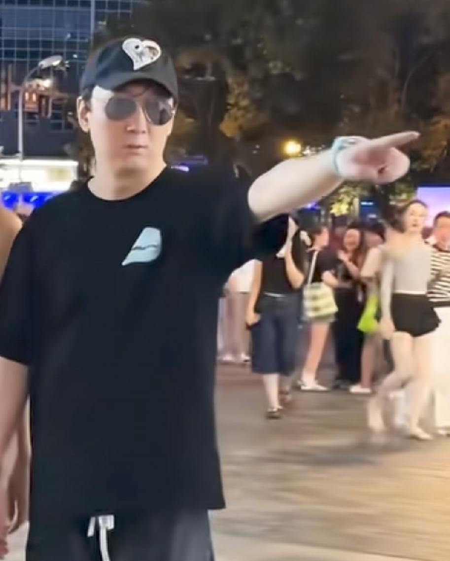王思聪都开始向捞女开炮了！

先给还没吃瓜的姐妹兄弟捋一下。王思聪在社交平台发了