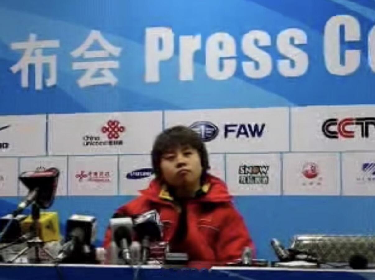 乘风破浪的姐姐感觉下一秒小濛就要出来了和她07年亚冬会对着记者炮轰瓜队，赛后记者