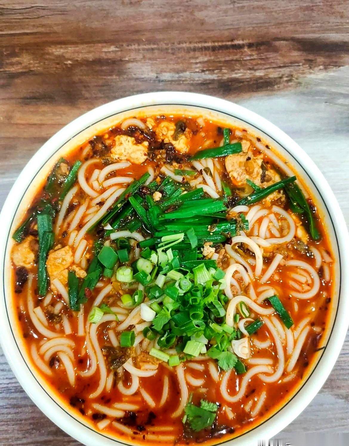 饭店老板手机里“收款10元”的提示音一响，我就知道，我替妯娌垫付的那80块果篮钱