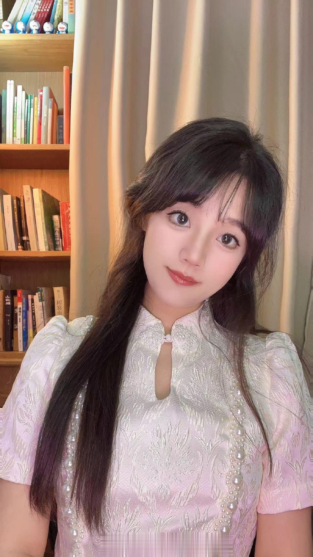 我先来：一模一样的图为什么要拍九张？#李小锤的游戏日常[超话]# ​​​