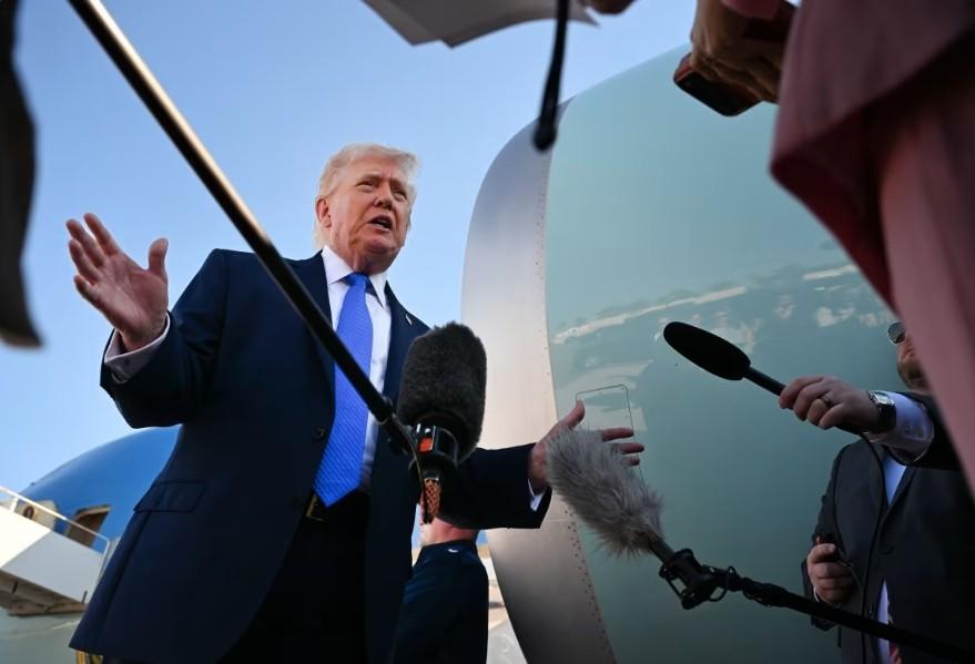 美伊战争局势如何？特朗普说他赚了

特朗普现在的精神状态很让人怀疑。

23日一