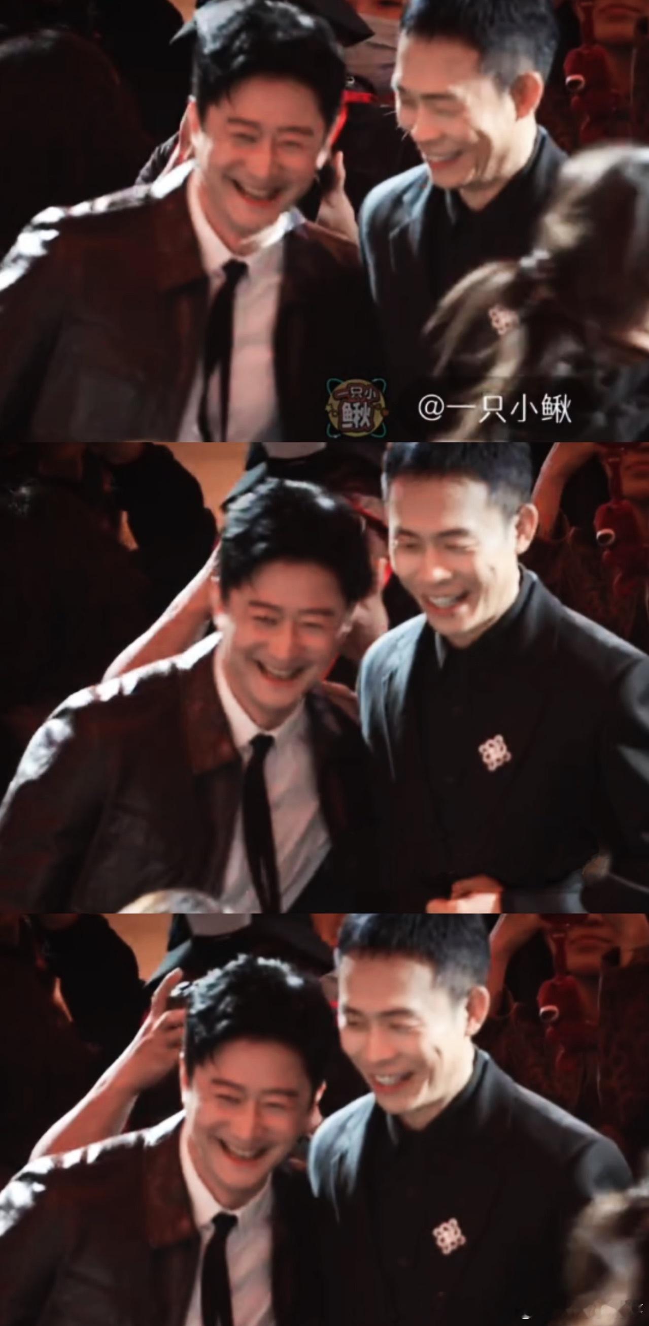 吴京回春北影节闭幕式上，吴京状态超绝。清爽亮眼，沉稳中藏着少年感，蓬勃生命力满满