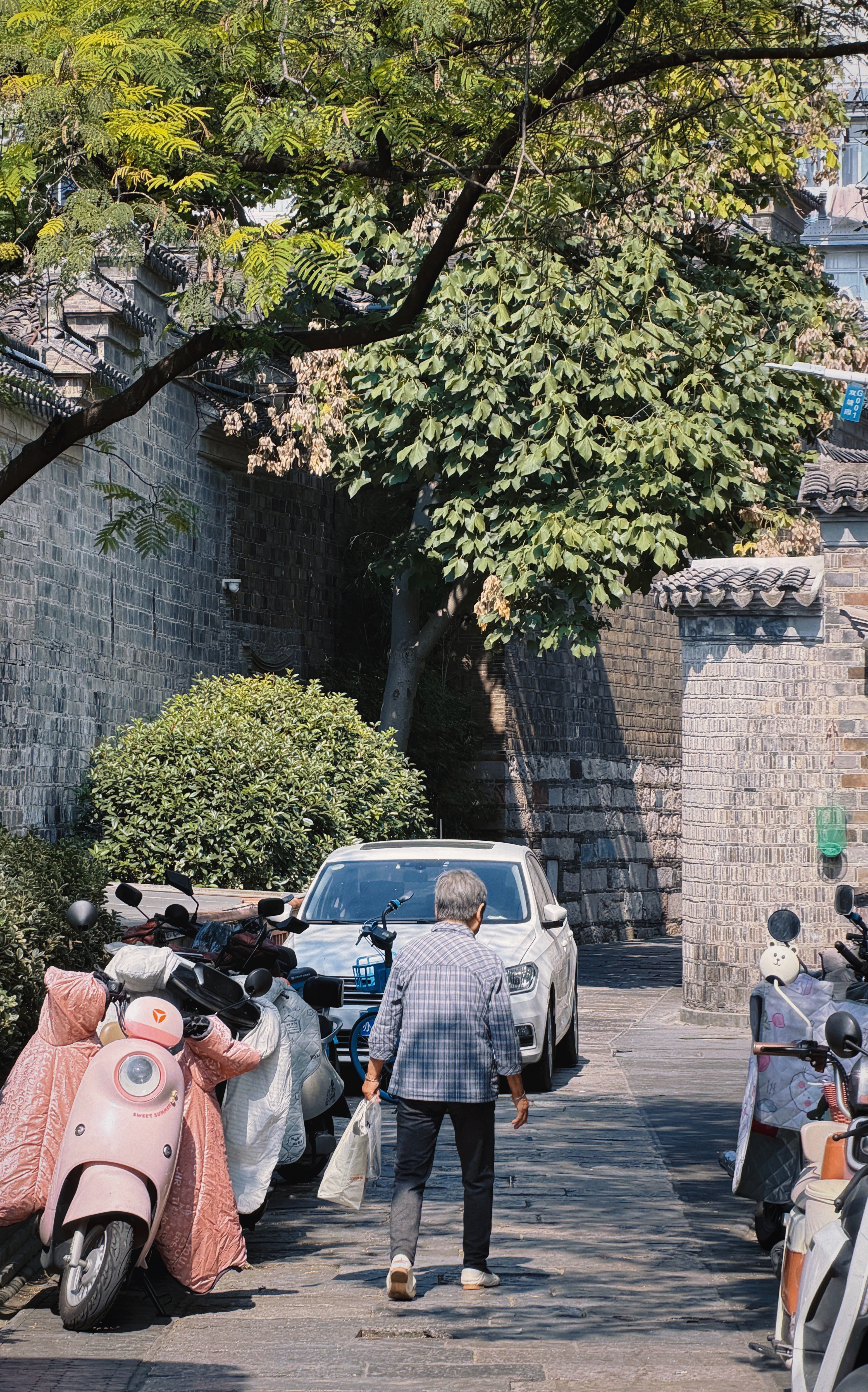 漫步南京老门东读懂金陵古建浪漫喜欢老门东的慢。不用赶路，不用匆忙，就随意走走，看