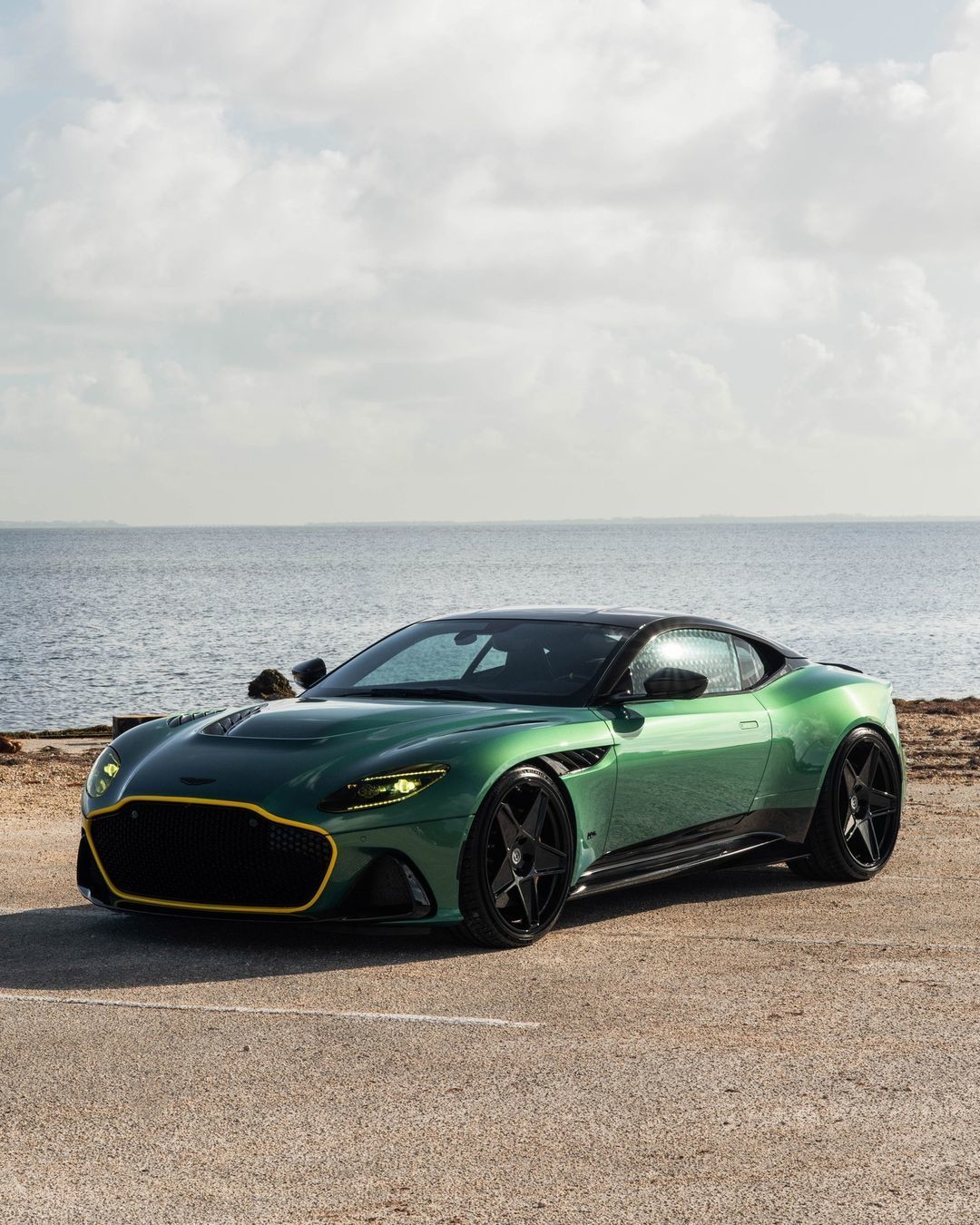 Aston Martin DBS Superleggera拥有533kW/900