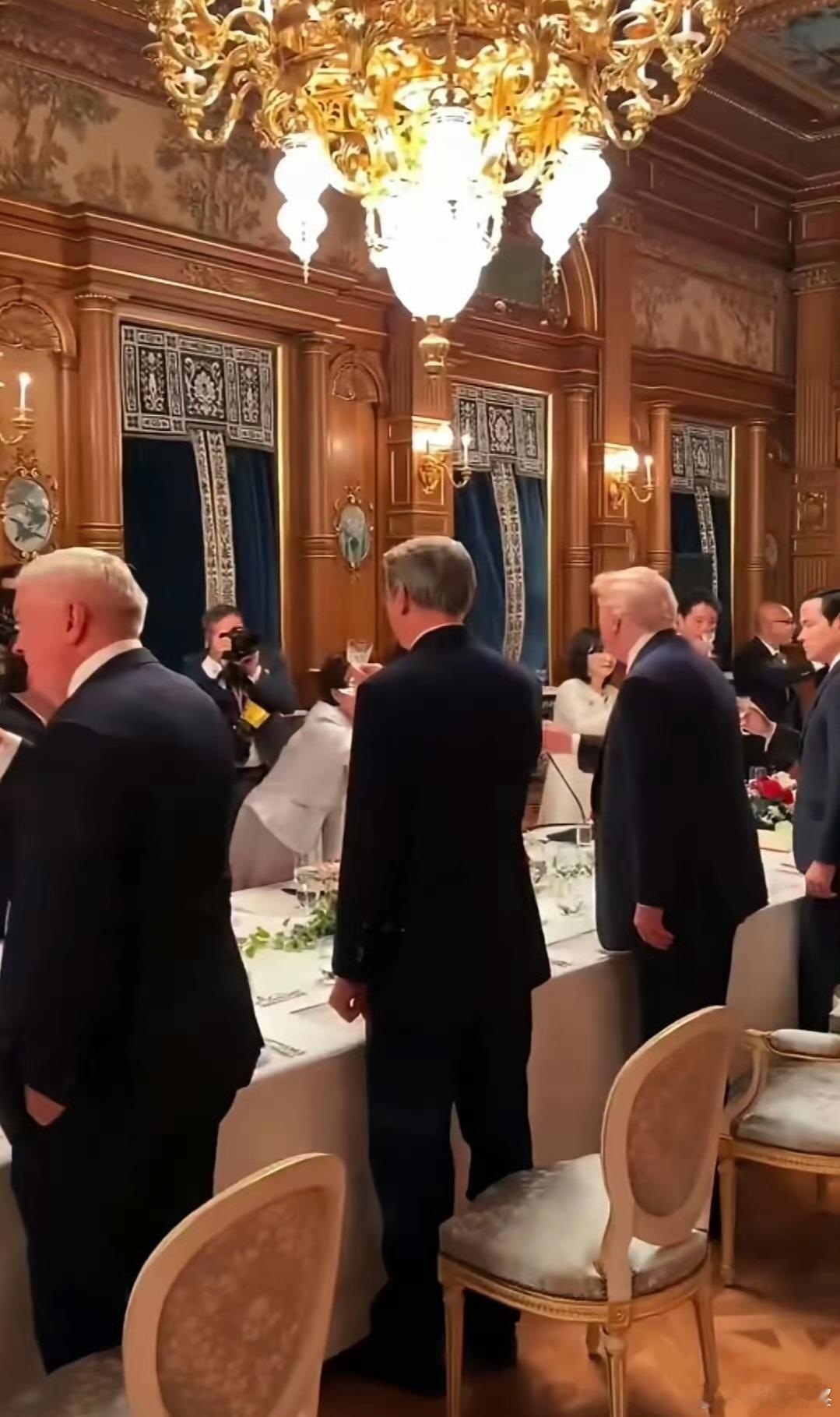 不得不说特朗普是真的懂，主人的气质拿捏的死死的 ​​​