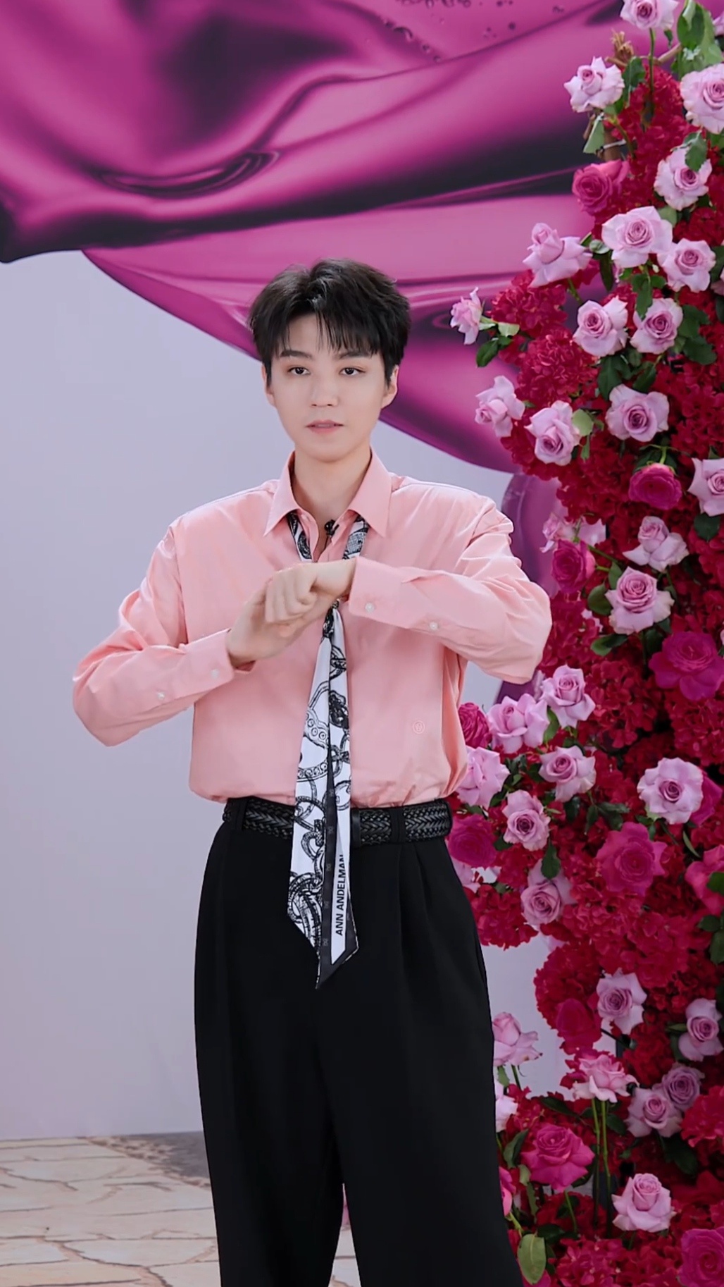 王俊凯 咋这么甜呢