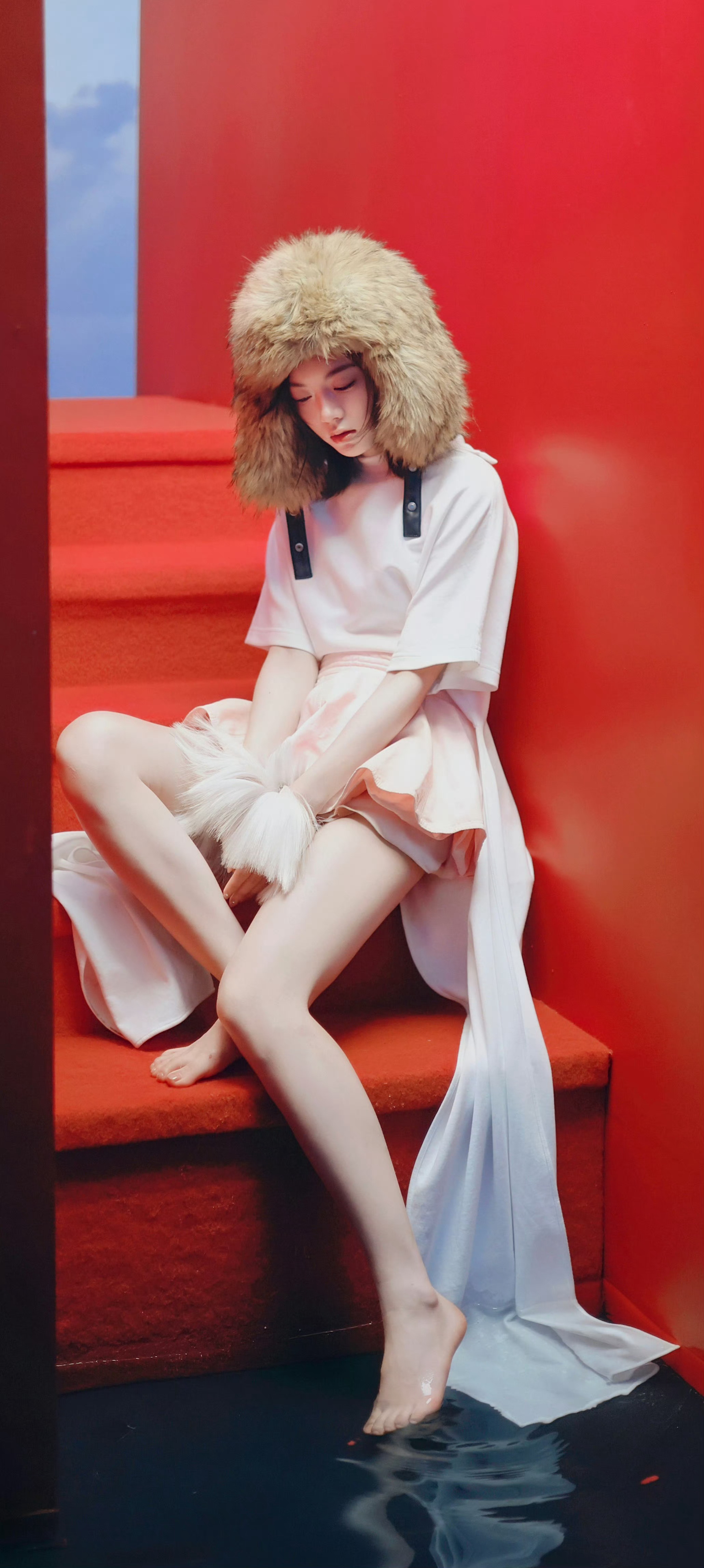 赵今麦杂志大片，美腿玉足美腋全齐了，这你能把持得住？ ​​​