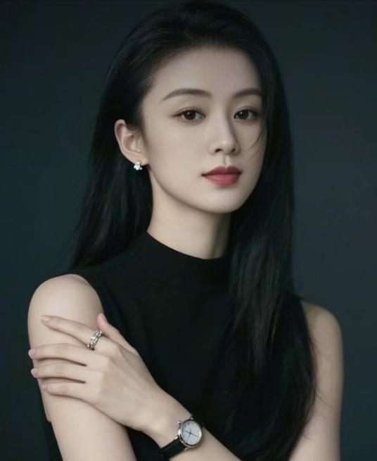 做人实不易，
认知与思维像财富的钥匙。

很多人误以为，
财务自由就是随意地花钱