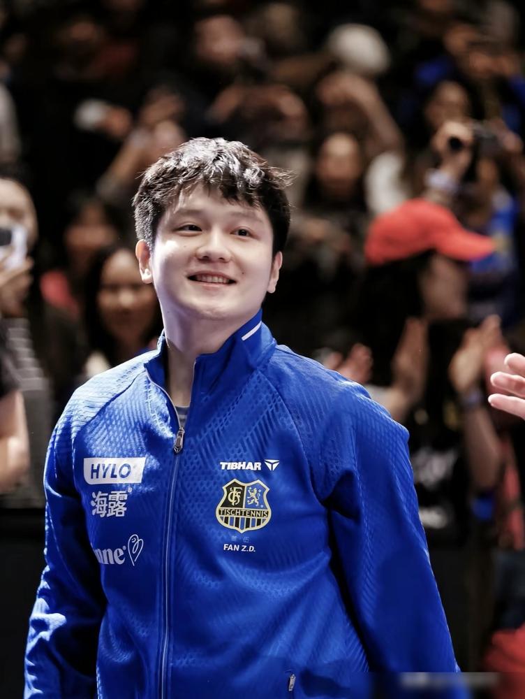 诊断书往桌上一摔，林诗栋的肩袖肌腱硬生生撕裂开来。医生下死命令必须停赛歇三个月，