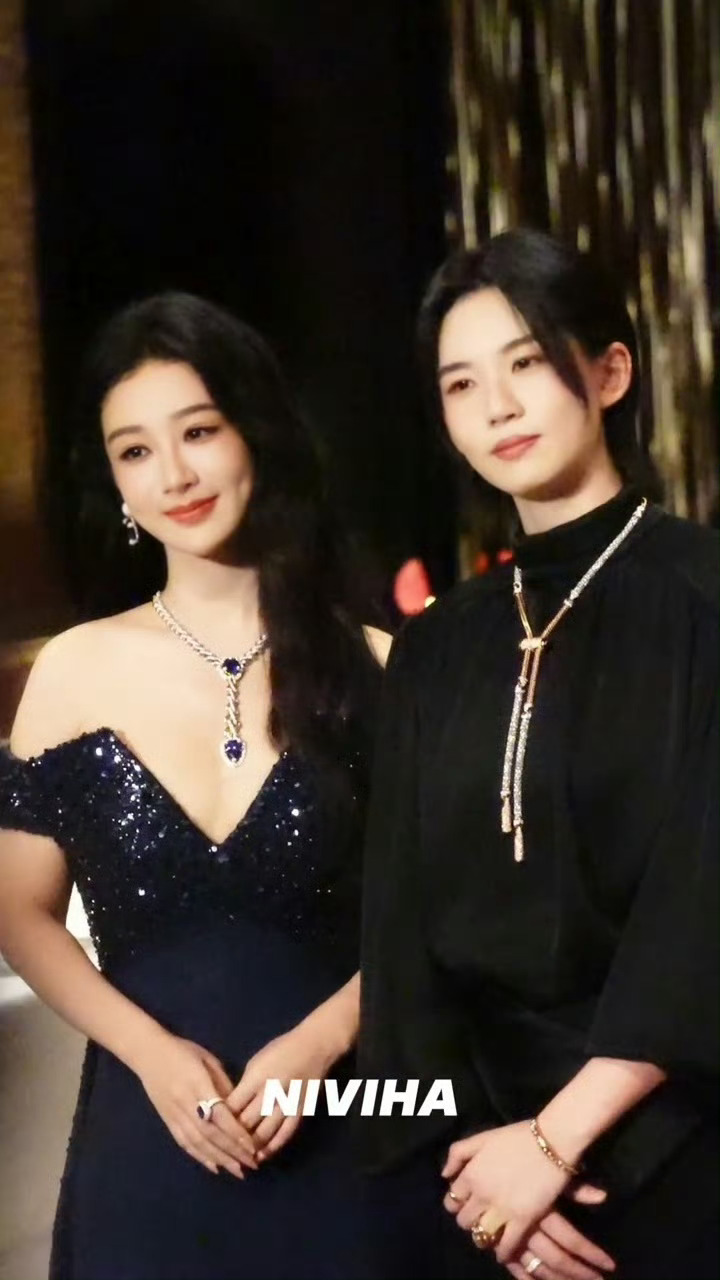 杨紫太美了，那酒窝太迷人了！ ​​​