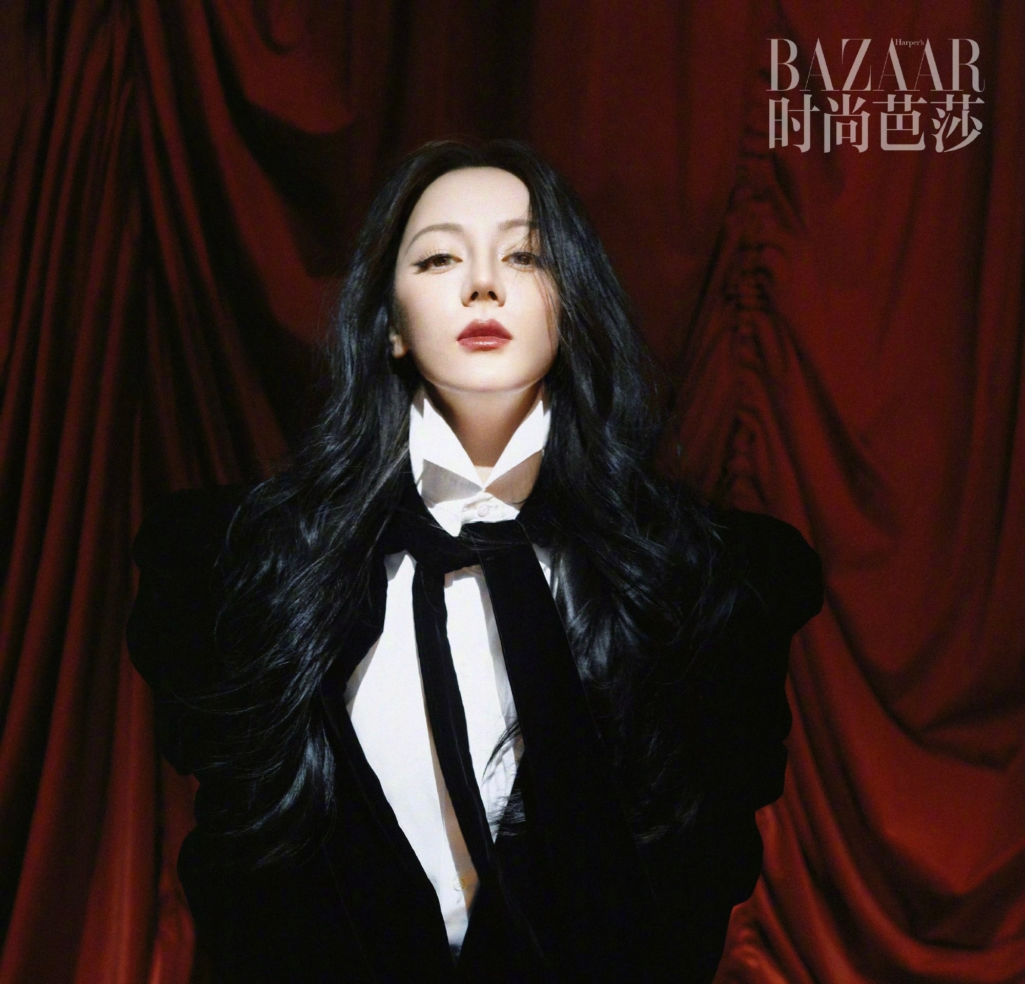 迪丽热巴时尚芭莎开年刊 迪丽热巴时尚芭莎开年刊封面前几天刚吃到这个瓜，今天就来了