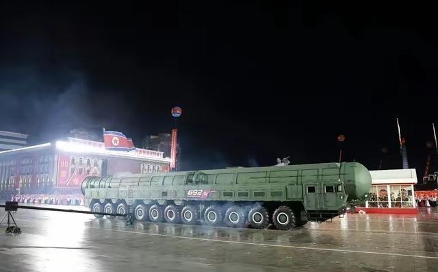 如果伊朗拥有打到美国本土的洲际弹道导弹，美国还敢打伊朗吗？
我们先来看看朝鲜，朝