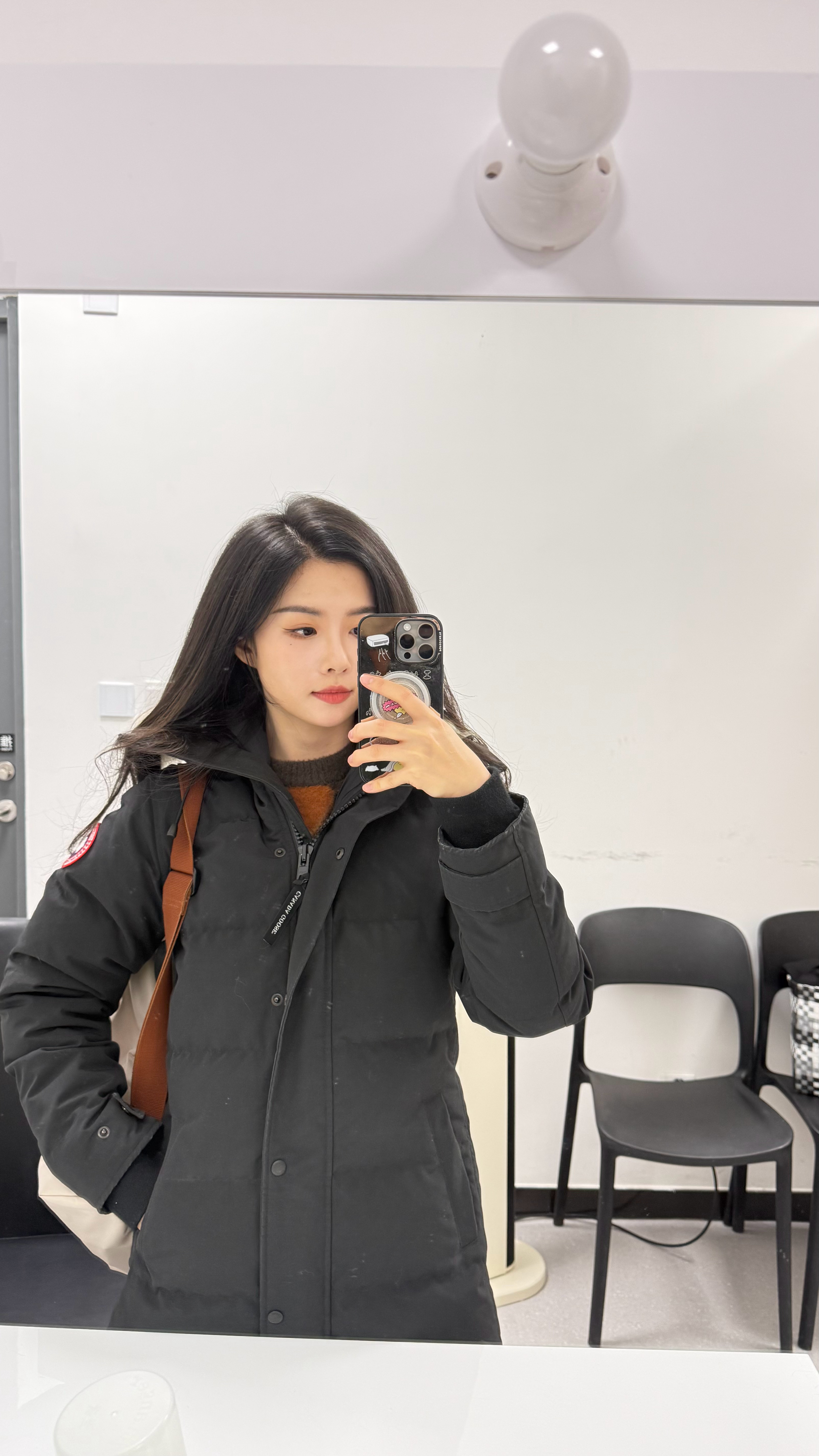 下了夜班背着书包就来学校上早八了，这路上天都是黑的是舍不得2025年的最后一天吗