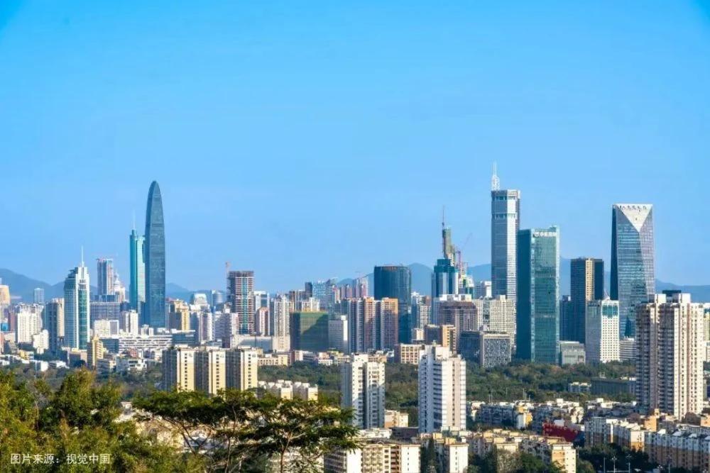 深圳放松限购，但目前仅限于向港澳居民放松限购！
据9月7日中国房地产报道称，“目