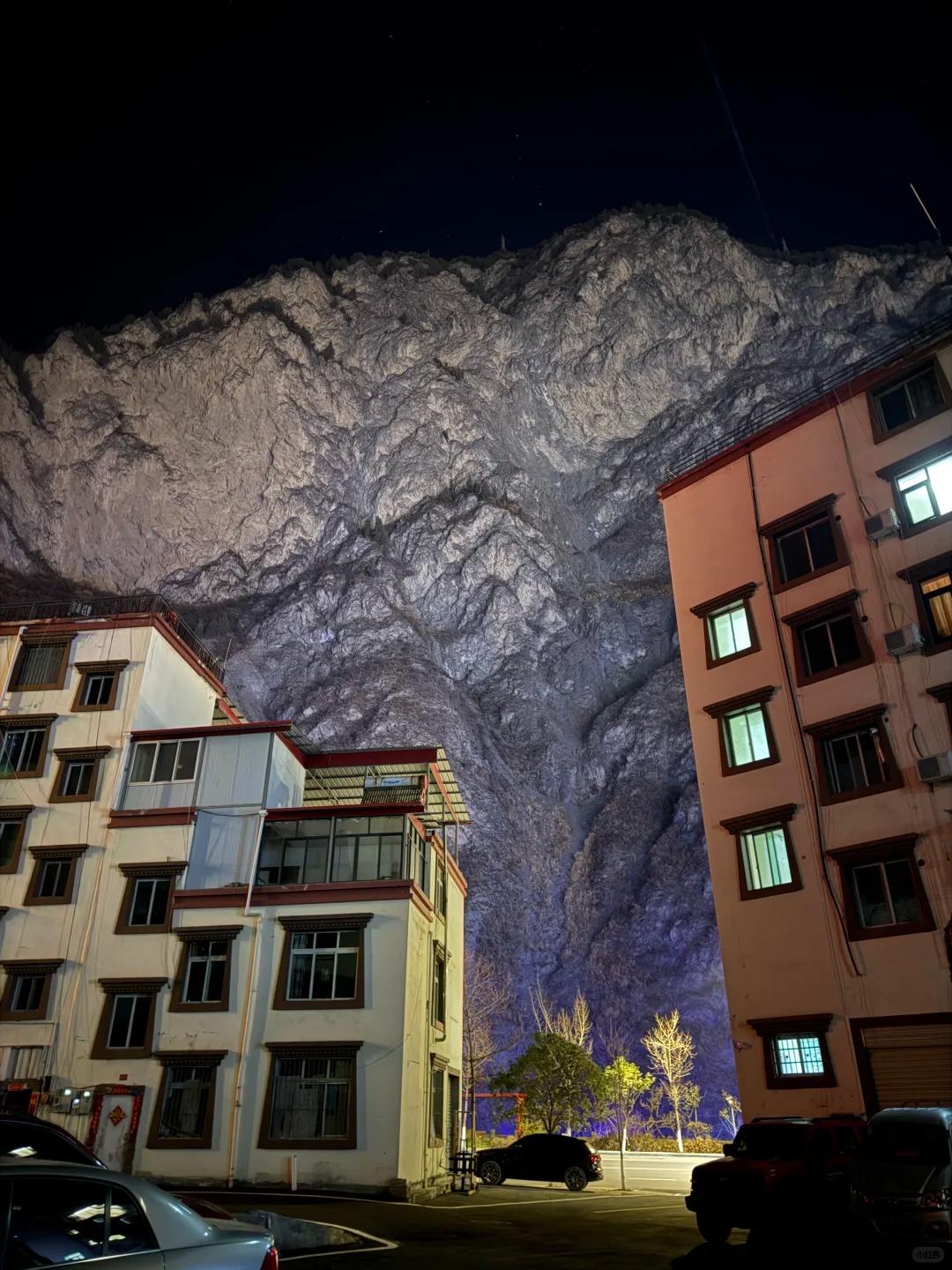 害怕巨物的慎点，不过第五张好萌
不同的角度，不同的摄影，造就了不同的影响。
但对